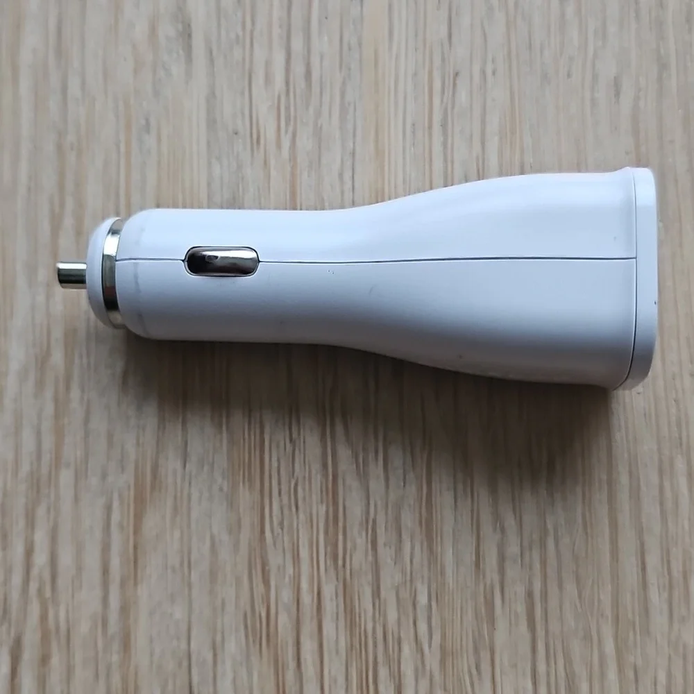 OEM Samsung White Car Charger with Adaptive Fast Charging
